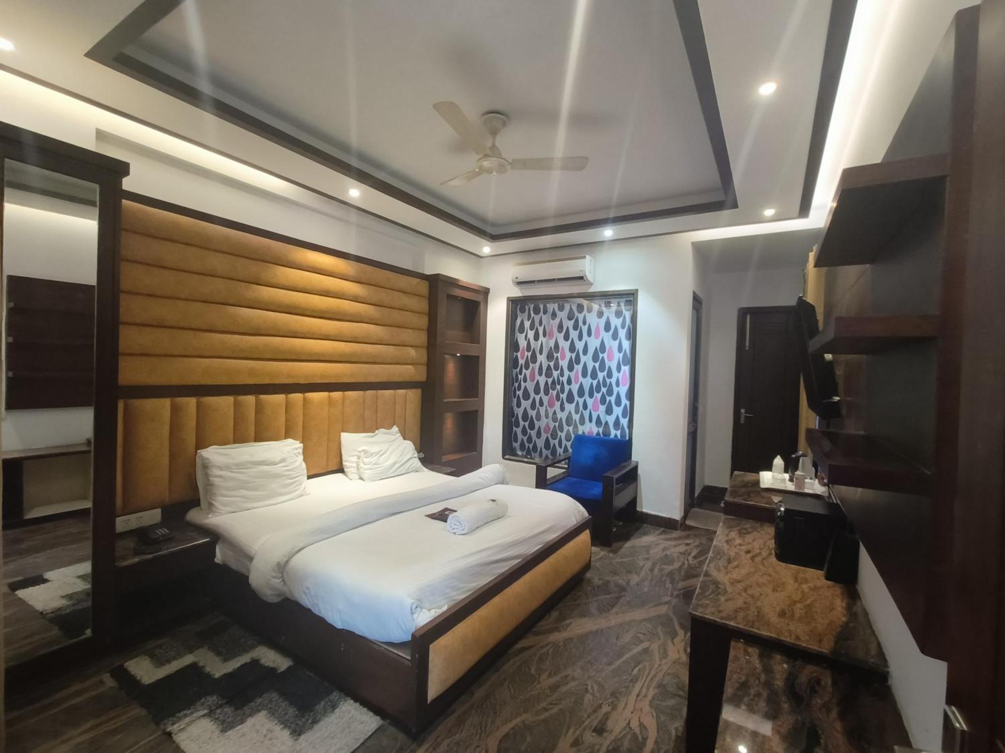 JJK Rukmini Vilas Hotel&Banquet Muzaffarpur Exterior foto